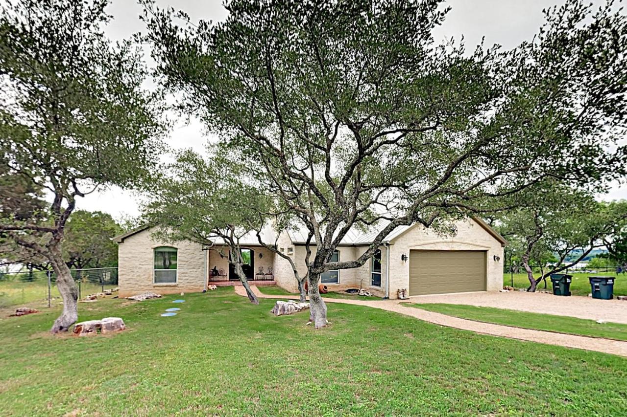 Cliff Side Oasis Villa Spicewood Exterior photo
