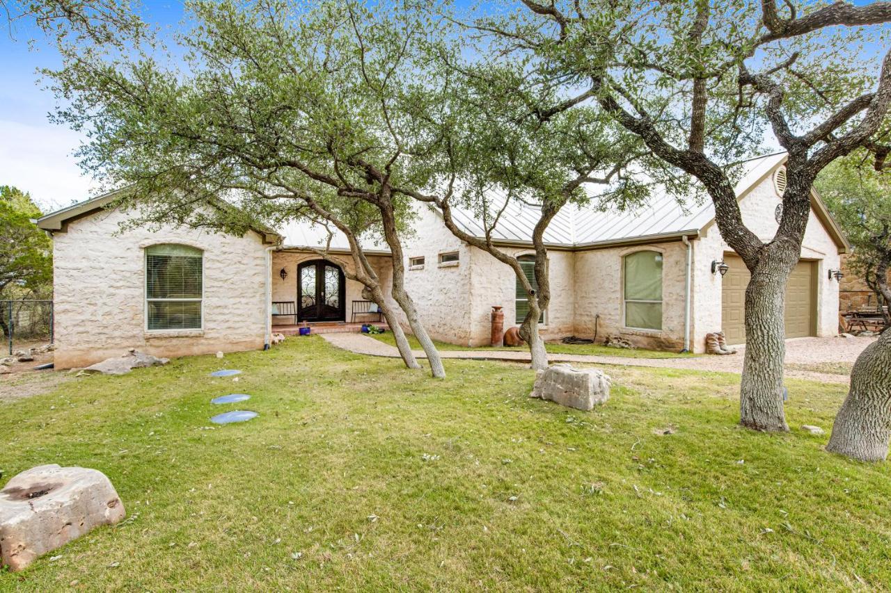 Cliff Side Oasis Villa Spicewood Exterior photo